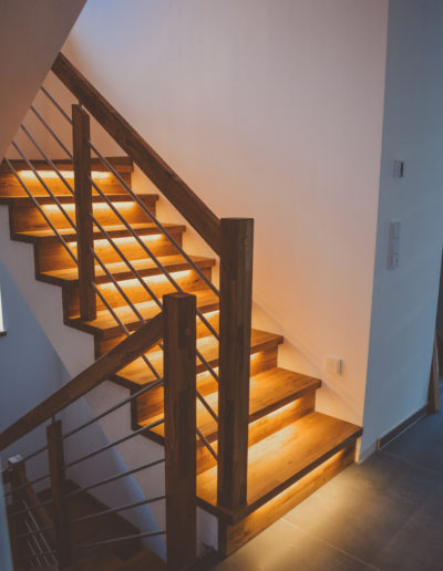 Jenniches Treppenbau - Stufen oder Geländer auf Beton